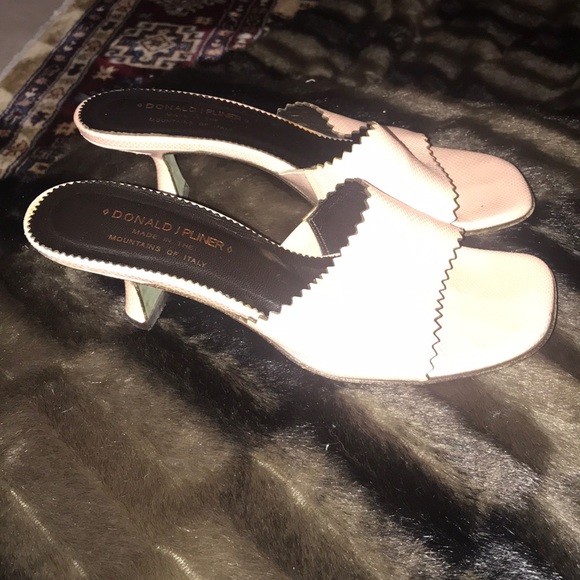 Sandals - Picture 2 of 4